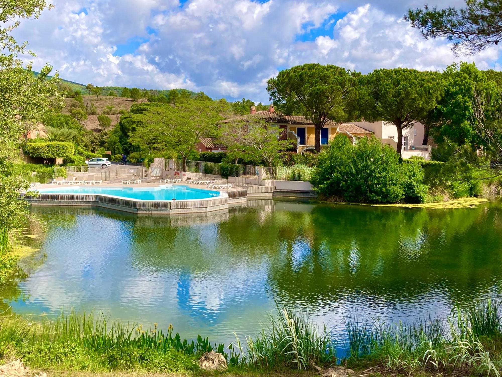 Les Restanques Vue Mer Roses 1070 Rez De Jardin Grimaud Exterior foto