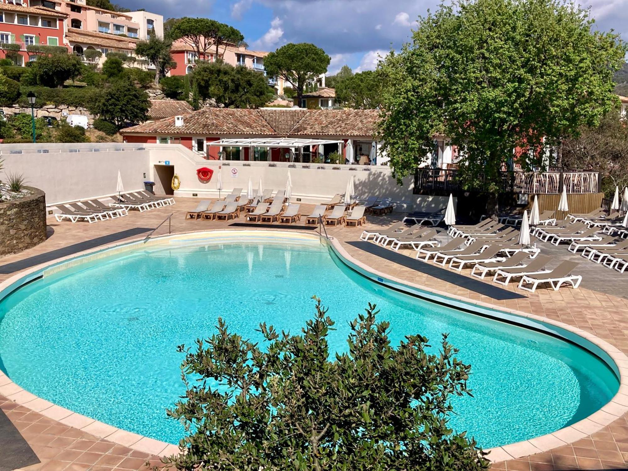 Les Restanques Vue Mer Roses 1070 Rez De Jardin Grimaud Exterior foto